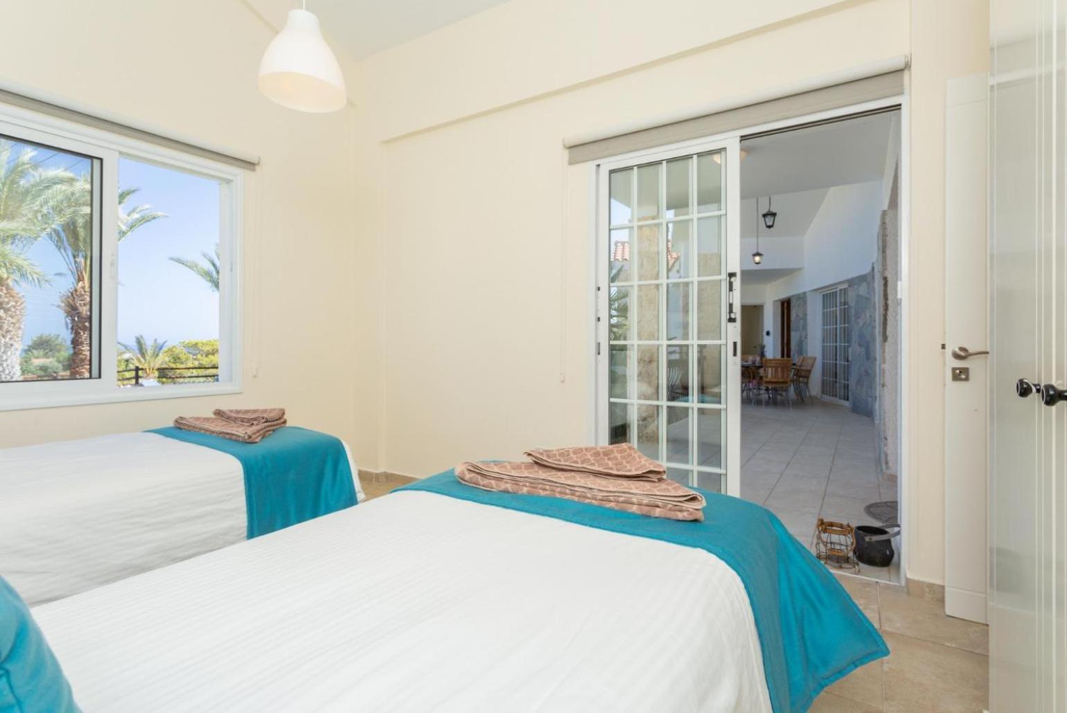 Amorosa Villa *