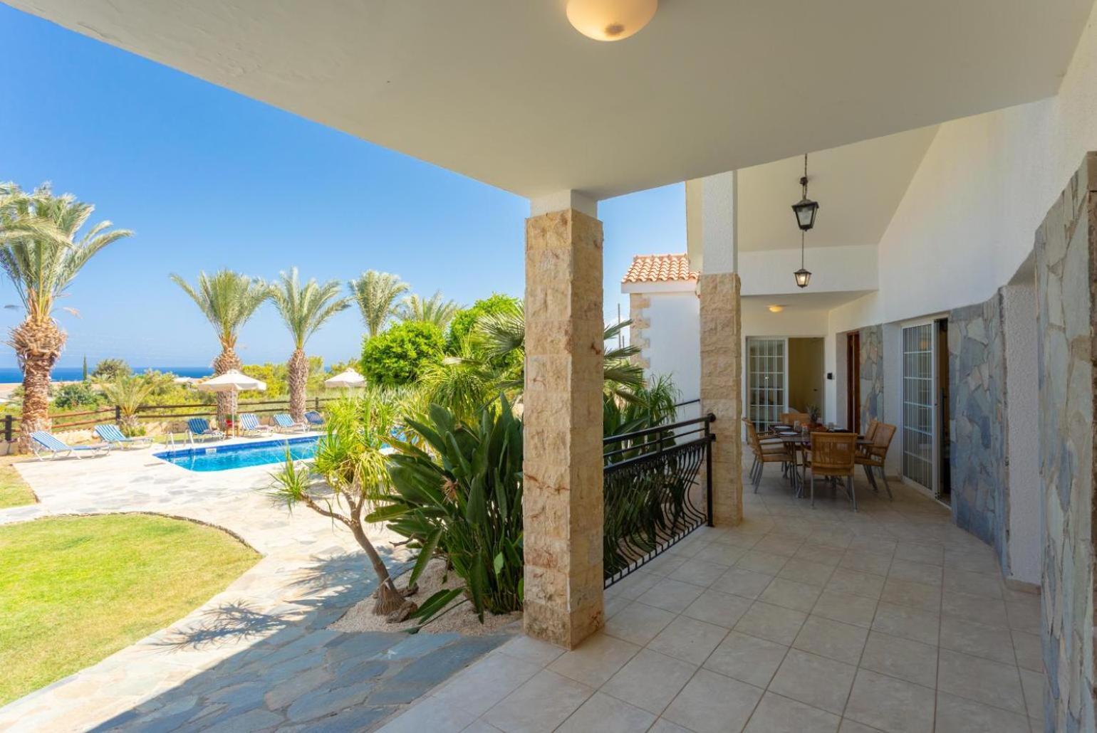 Amorosa Villa *
